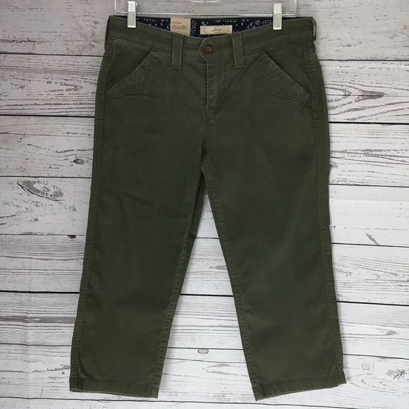 Levi's Pants - New Levi’s olive Drab 525 Capri Size Misses 6